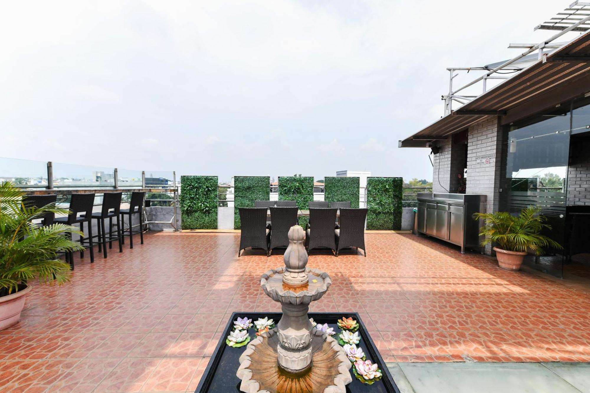 Hotel Roopa Májszúr Kültér fotó
