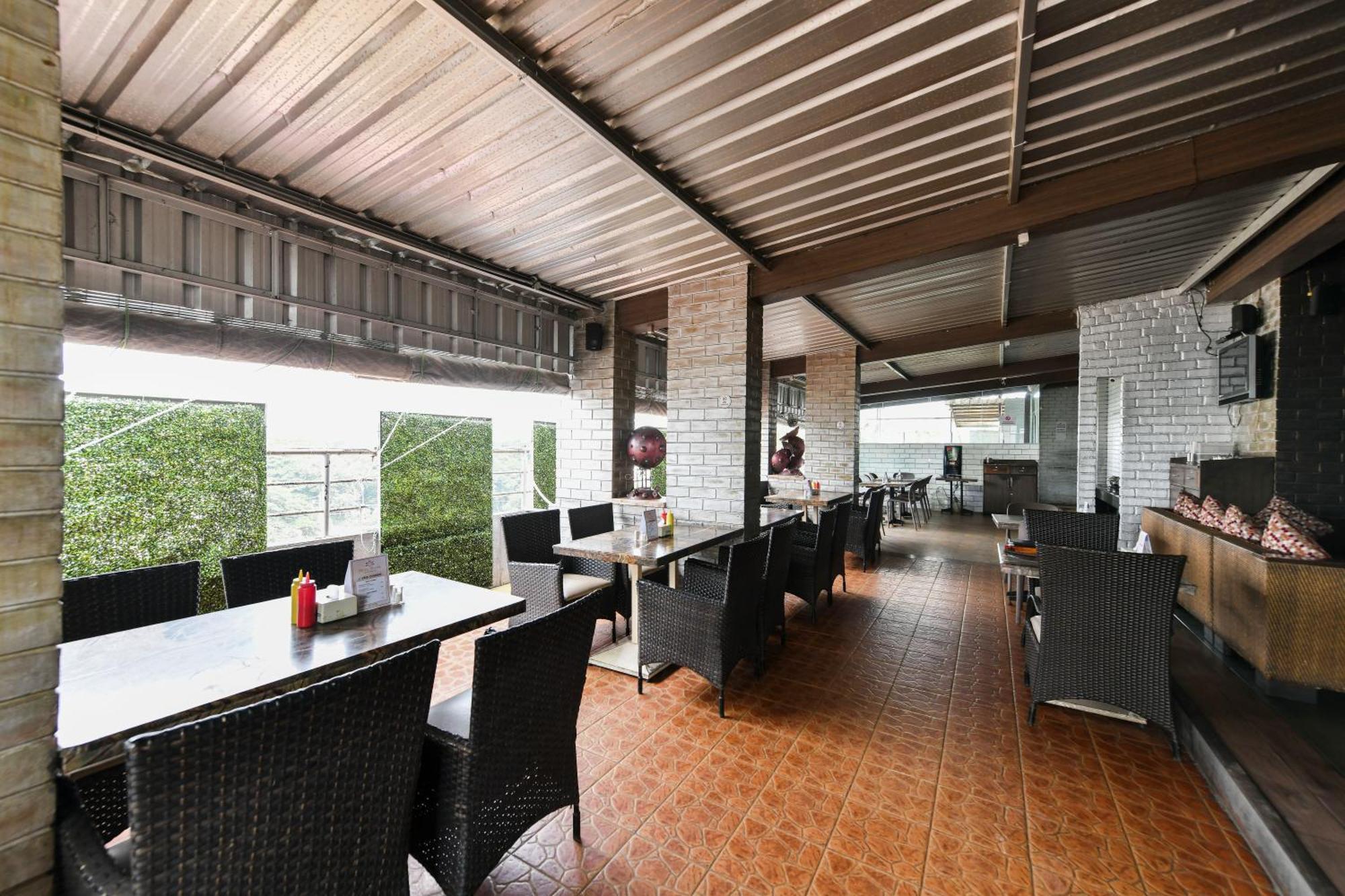 Hotel Roopa Májszúr Kültér fotó